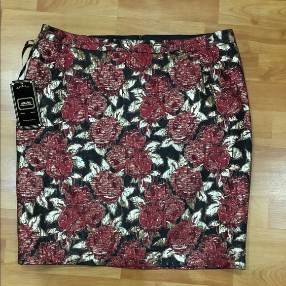Women’s Jacquard Pencil Skirt - Picture 3 of 3